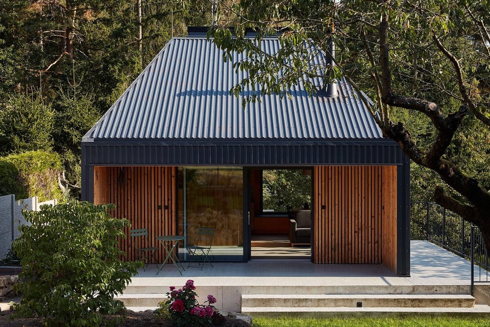 work weekend, cabin roofs